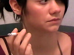 lea amateur fétiche de fumer pov