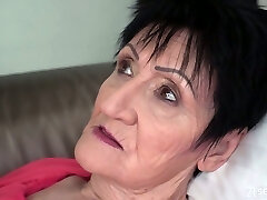 Short haired experienced whore Anastasia gets mature cunt smashed well