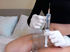 2 injections dans le cul et masturbation anale 2 injections dans le cul et masturbation anale