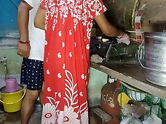 indien bangali pinki vabi cuisine moi kam kar rahi thi ou davor aya chambre pe leja ke chodke vabi ki chatte ko jamke choda indien bangali pinki vabi cuisine moi kam kar rahi thi ou davor aya chambre pe leja ke chodke vabi ki chatte ko jamke choda