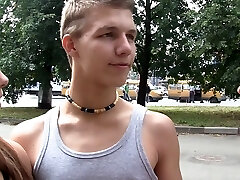 Grace & Madelyn dans deux chaudes ramasser des filles sexe hard avec un mec