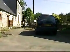 Le mâle et la femelle se faire tringler par leur maître Le mâle et la femelle se faire tringler par leur maître