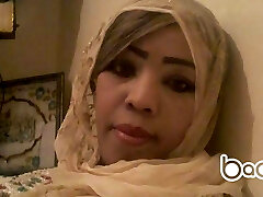 fille arabe excitée fille arabe excitée