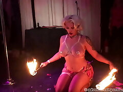 Bella Bathory - Burlesque Balloon Dance Bella Bathory - Burlesque Balloon Dance