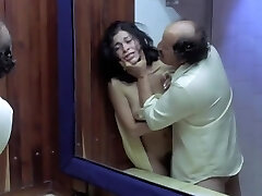 Anita Alvarado and Antonella Rios in Los debutantes (2003) Anita Alvarado and Antonella Rios in Los debutantes (2003)