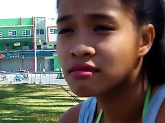 Luscious Shakira enjoys an extreme act Luscious Shakira enjoys an extreme act