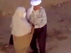 Un petit chat bite chez les arabes lol