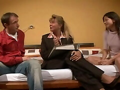 Frauen die gern mal die Klammotten ausziehen Frauen die gern mal die Klammotten ausziehen