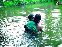 Kaamwali Bai ke sath Outdoor Masti Doodh Nikal ke ( Hindi Audio ) Kaamwali Bai ke sath Outdoor Masti Doodh Nikal ke ( Hindi Audio )