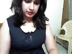 Desi Busty Hotty Exposing With Squealing Voice