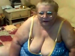That kind of big cellulite grannie ass is not possible to please