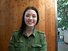 ATKGirlfriends video: Virtuelle Datum mit koreanischen und Russischen Schönheit Daisy Summers