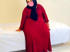 Banging a Chubby Muslim mother-in-law wearing a red burqa & Hijab (Part-2)