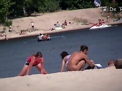 Giornata perfetta con ragazze nude hot summer beach