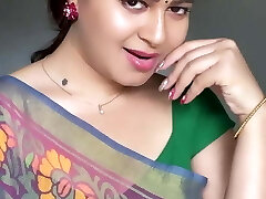 sexy Indian Aunty Gorgeous Green Saree