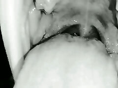 कामोत्तेजक लोमडी-मुँह बुत, uvula, और गले
