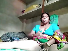 Indian steamy aunty open fussy fingering Indian steamy aunty open fussy fingering