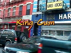 Thug fucks hot dark-hued chick bareback in Harlem