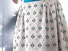 TAMIL DESI AUNTY Oil MASSAGE SEX ROMANCE