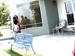 Redhead helps dame get over her confidence issues by training her how to make out