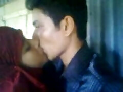 BANGLADESHI VILLAGE MADRASA HIZABI GIRL Smooching & FUCKING IN THE CLASSROOM
