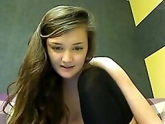 Nice cam girl satisfy herself