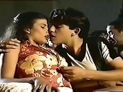 Ils pelotent cette small salope au cinema