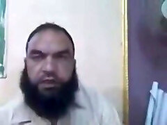 a musulman tear up his girlfriend in work a musulman tear up his girlfriend in work