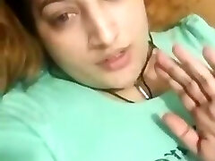 Indian Chick Pleasures Her Sexual Desires