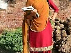 Desi bhabhi toying with bf homemade sex video in Hindi audio