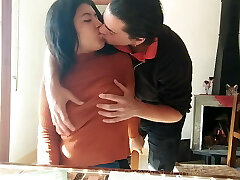 lehrerin fickt studentin mit großem arsch und natürlichen titten lehrerin fickt studentin mit großem arsch und natürlichen titten