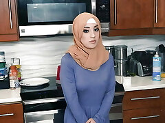 Hijab Hookup - Super-sexy Middle-Eastern Babe Willow Ryder Prove She Wasn't Harmless At All