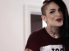 Punk slut loves poking fat bitch with a strapon from behind