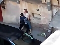 kémkedés egy kövér lány szar az erkélyről