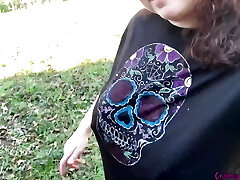 hüpfende brüste, pissen und schmutzige füße und schuhe anbeten hüpfende brüste, pissen und schmutzige füße und schuhe anbeten