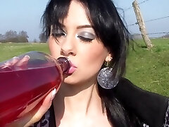 Brunette Cutie Sucks and Nails in Homemade Amateur Porn Vid Brunette Cutie Sucks and Nails in Homemade Amateur Porn Vid