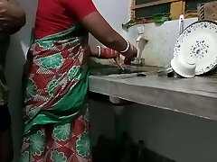 Kitchen Me Kaam Kar Rhi Saali Ko Jabardasti Choda Room Me