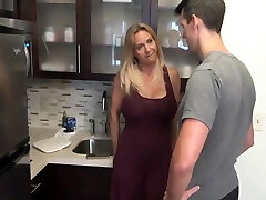 Stepson told mature mom about his feelings and got oral lovemaking