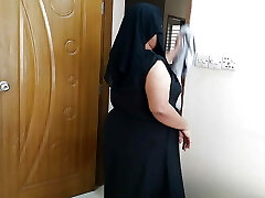 (Hot and Sloppy Hijab Aunty Ko Choda) Indian torrid aunty romped by neighbor while cleaning house - Clear Hindi Audio