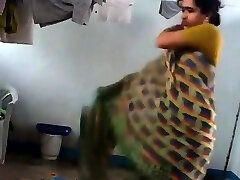desi with hairy underarm wears saree after bath