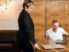 TUTOR4K. Smart guy finds way to lure rigorous mature tutor in