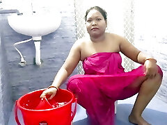 Luxurious lady Bath Show