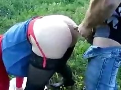 Must witness this horny bitch outdoor!