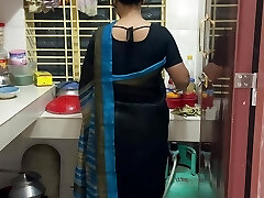 I witnessed my aunty cooking alone in the kitchen, I hugged her and began fucking