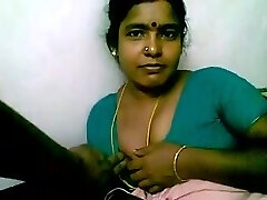 Horny man has joy with his juicy indian mega-bitch on bed