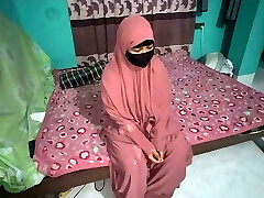 Hijab girl motel room sex watching Taboo mylf porn on his tablet - Hijab Banglarbabi