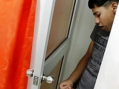 Horny stepson masturbating while watching his stepmom do it too - Porn in Spanish