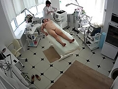 Hidden cameras. Beauty salon, waxing pussy and ass mother