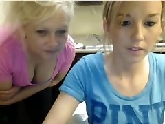 2 girls - Mature and youthful in webcam 