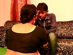 desi aunty huge mammories romance with young boy